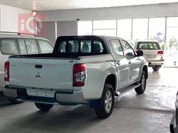 میتسوبیشی L200